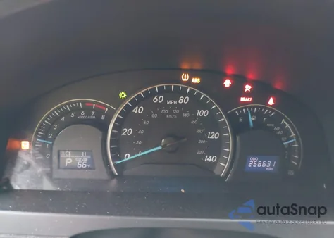 2013 Toyota Camry Le z USA, uszkodzony, nr VIN 4T1BF1FK1DU710329